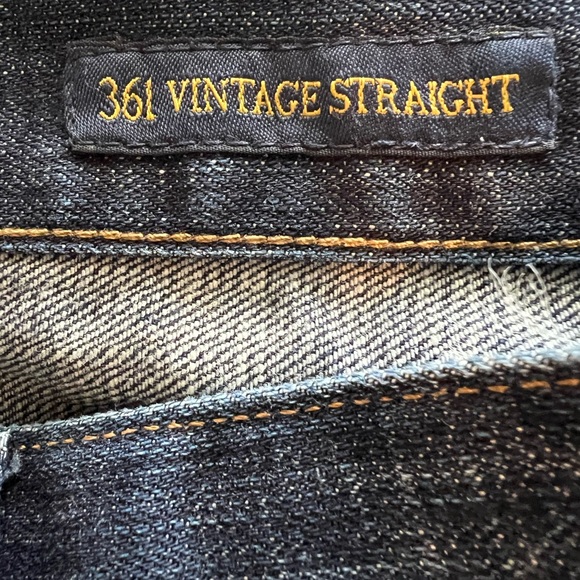 Lucky Brand Men's 361 Vintage Straight Dark Wash Blue Jeans Size 34 X 32. - Picture 15 of 16